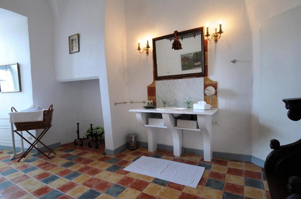 Chateau Royal De Saint-Saturnin Bilik gambar