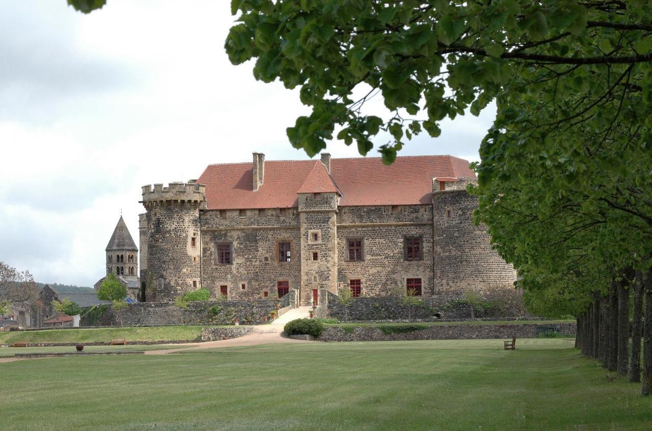 Chateau Royal De Saint-Saturnin Servis gambar